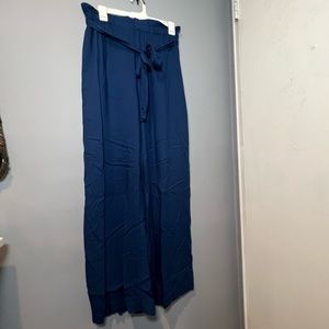 NWT FOREVER 21 BLUE PANTS WITH PAPERBAG WAIST